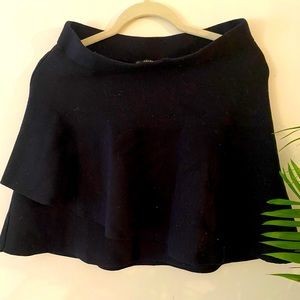 Zara. Black. Size medium.